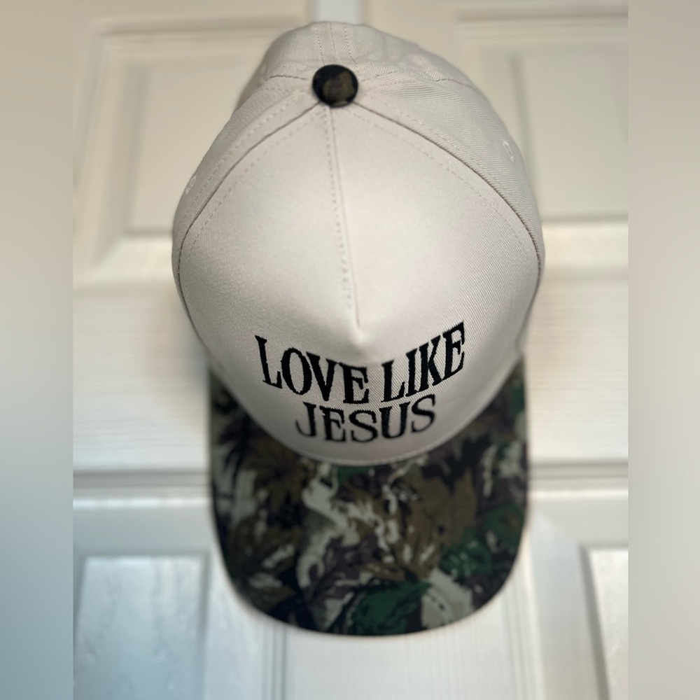 White Trucker Hat with 'LOVE LIKE JESUS' and Camouflage Brim - Picture 4 of 5
